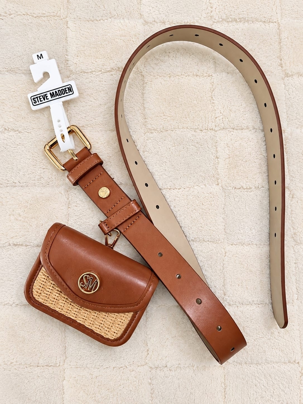 Brand new with tags Steve Madden women’s belt in size Medium (M).